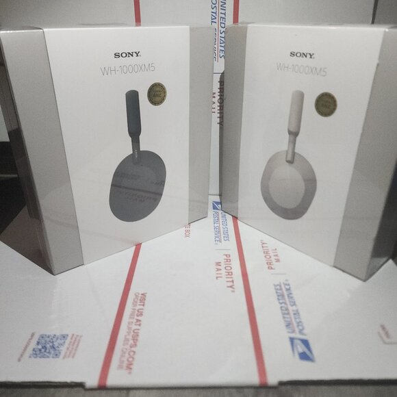 Sony headphones the WH-1000XM5 - Picture 3 of 3